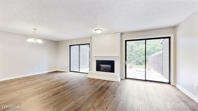 Building Photo - 3 br, 3 bath Townhome - 1443 Stoneleigh Way