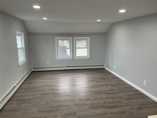 Building Photo - 42 Forrest Ave