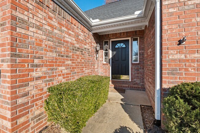 Building Photo - Cozy 3-Bedroom Home with Fireplace, Pergola!