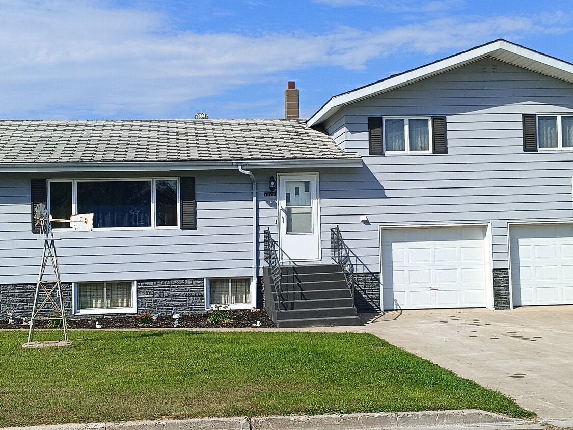 Primary Photo - 1514 4th Ave SW