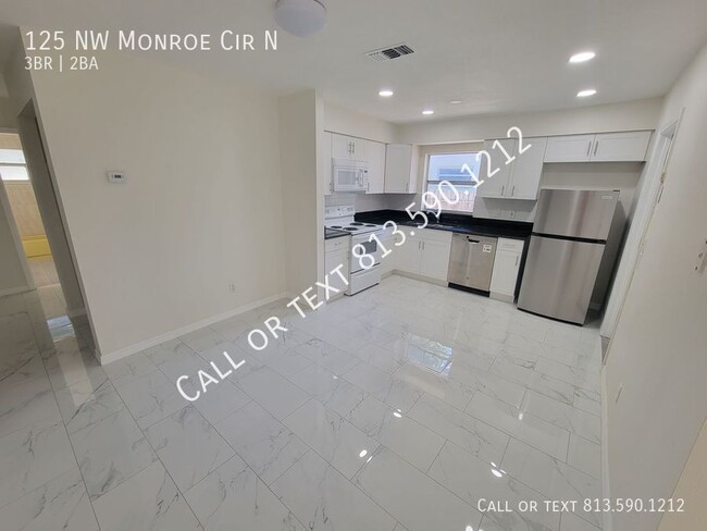 Foto del edificio - 125 NW Monroe Cir N