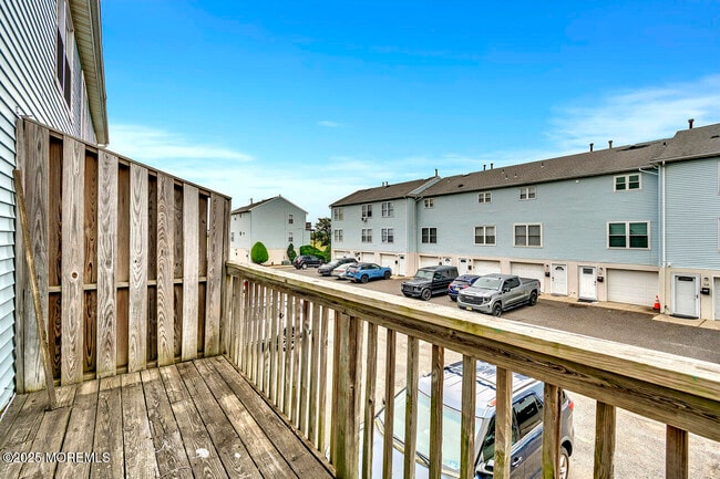 Foto del edificio - 6 Beachway Ave