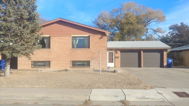 Building Photo - Welcome Home !! 4 Bedroom 3 Bath Available...