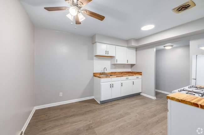 Interior Photo - Shady Cove Apartments