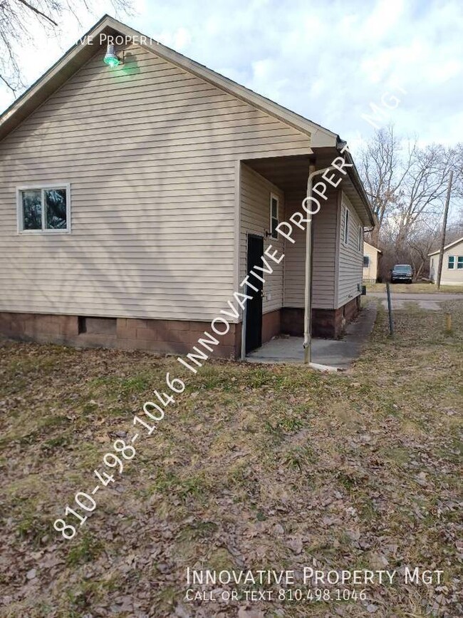 Building Photo - Wonderful 2 bedroom home, spacious yard!