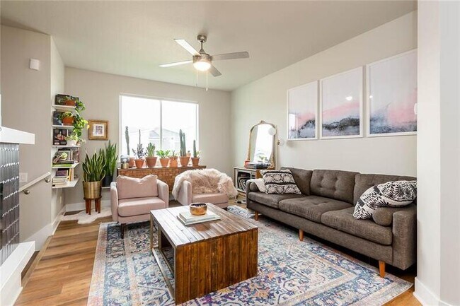 Foto del edificio - 1421 NE Little Beaver Dr
