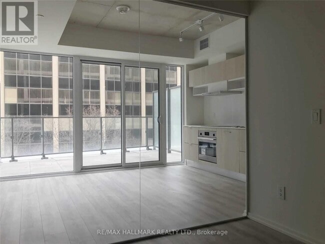 Building Photo - 5 Soudan Ave