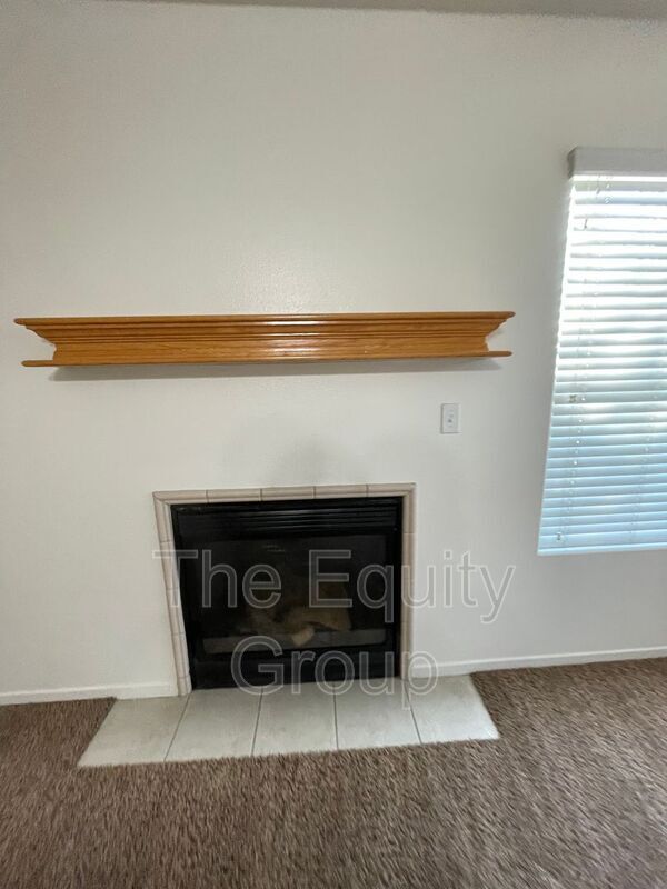 Building Photo - 2752 W Oriole Ave