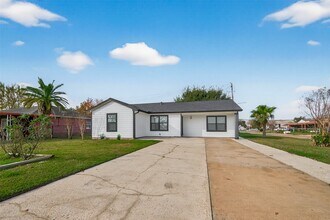 Building Photo - 3527 La Retama Dr