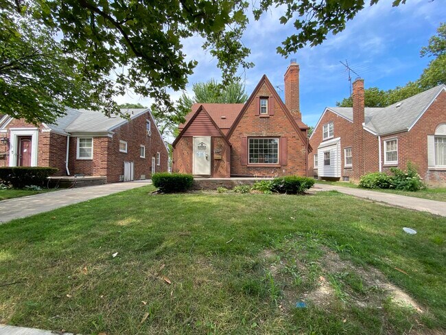Foto del edificio - 5910 Hillcrest St