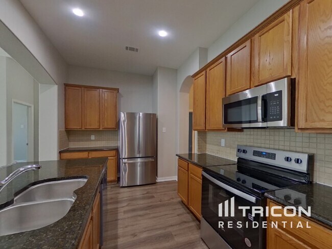 Foto del edificio - 7814 Longbow Ln