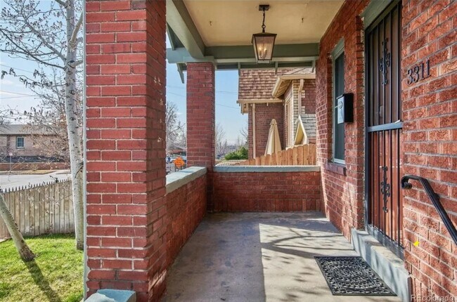 Foto del edificio - 3311 N Clay St