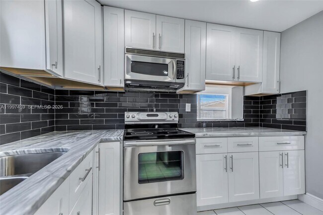 Foto del edificio - 1820 NW 35th Terrace