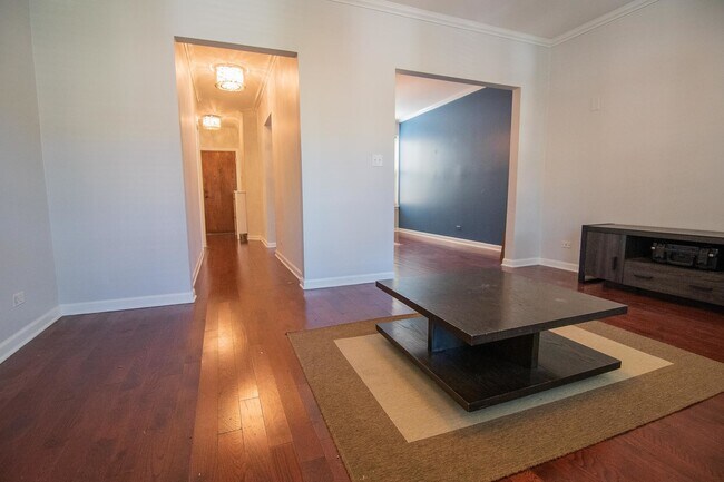 Foto del edificio - 1419 W Catalpa Ave