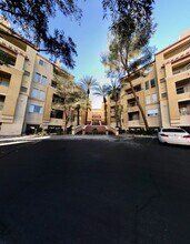 Building Photo - 270 E Flamingo Rd