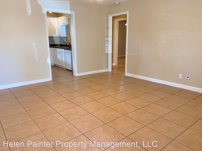Building Photo - 2 br, 1 bath House - 304 Elm Street