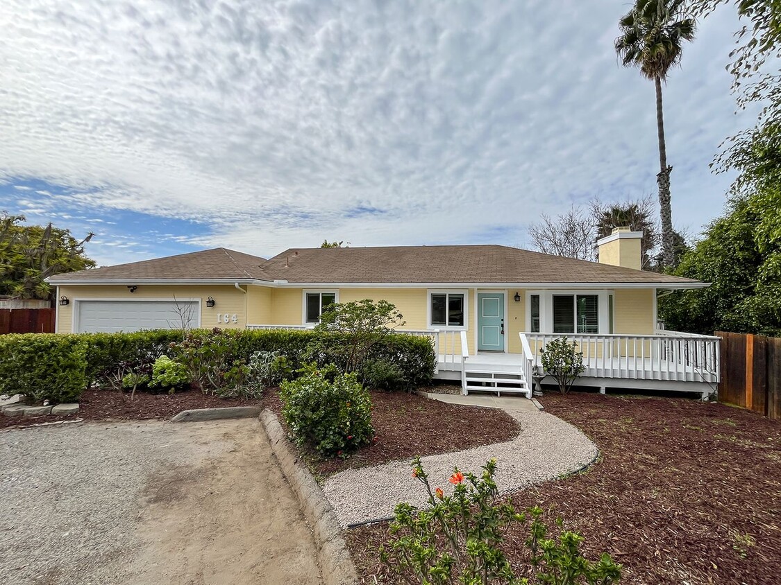 Foto principal - 3bd/2ba Single Story Vista Home With A/C