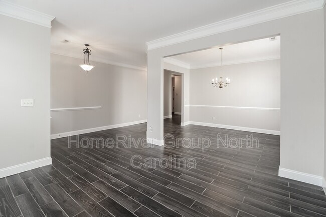 Building Photo - 4444 Alexander Rd