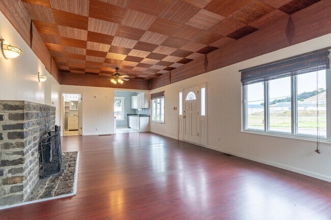 Building Photo - 366 Paloma Ave