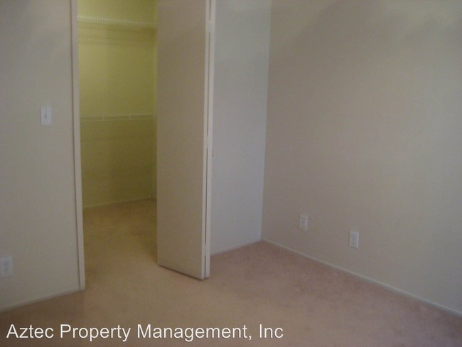Building Photo - 2 br, 1 bath House - 799 Clark #11