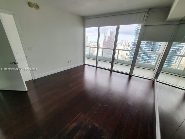 Foto del edificio - 485 Brickell Ave