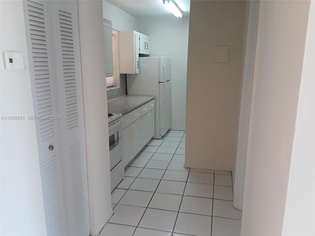 Foto del edificio - 3675 W 11th Ave