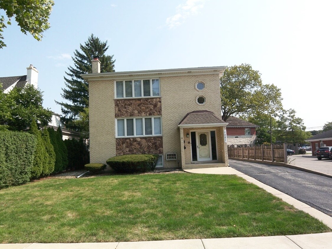 Foto principal - 4381 Woodland Ave