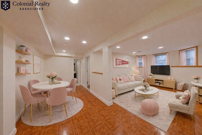 Foto del edificio - 73 Thatcher St