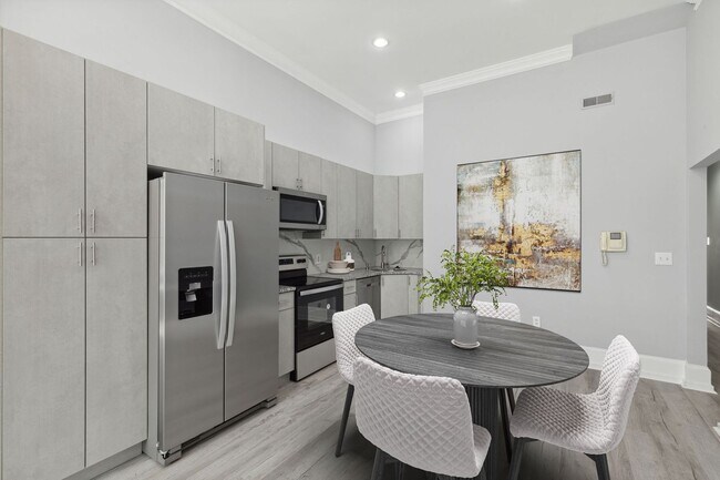 Foto del edificio - 3009 W Girard Ave