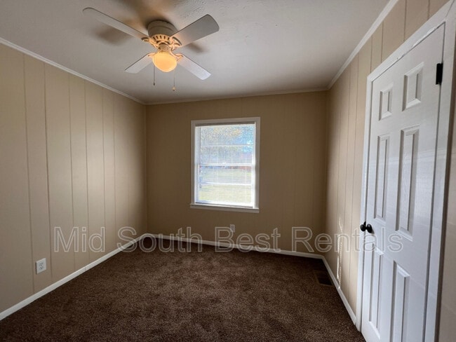 Building Photo - 4946 Newton Dr