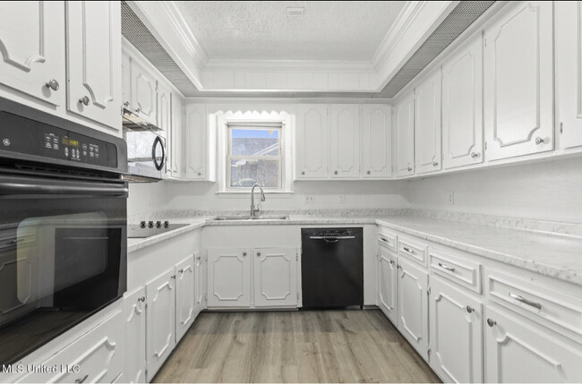 Building Photo - 5110 Rivermont Dr