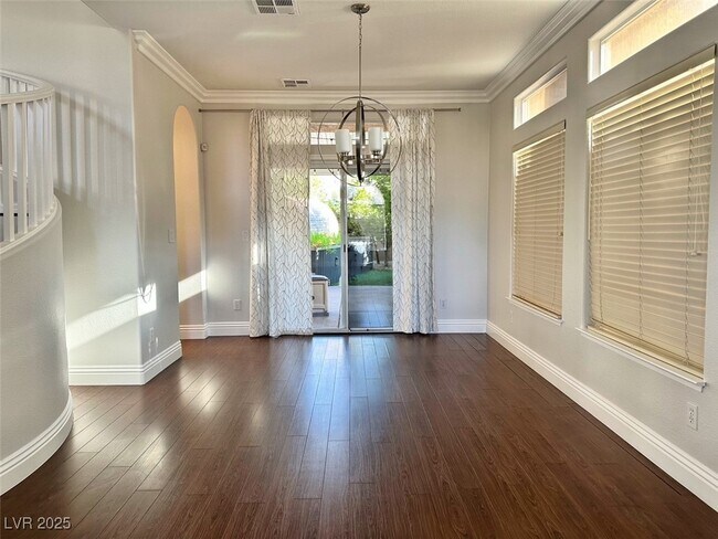 Foto del edificio - 8931 Lansberry Ct