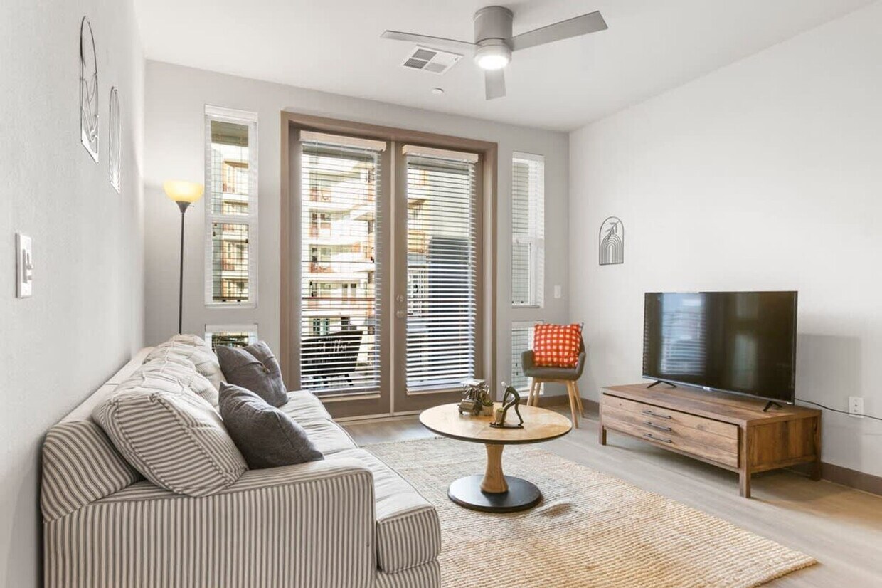 Foto principal - 390 N 2nd Ave