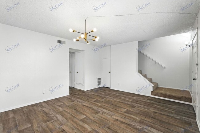 Building Photo - 326 Candlewood Ln