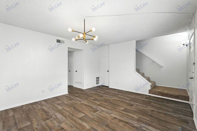 Foto del edificio - 326 Candlewood Ln