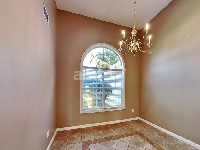 Foto del edificio - 1085 Poplar Ln