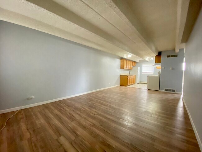Building Photo - 1180 Yosemite St