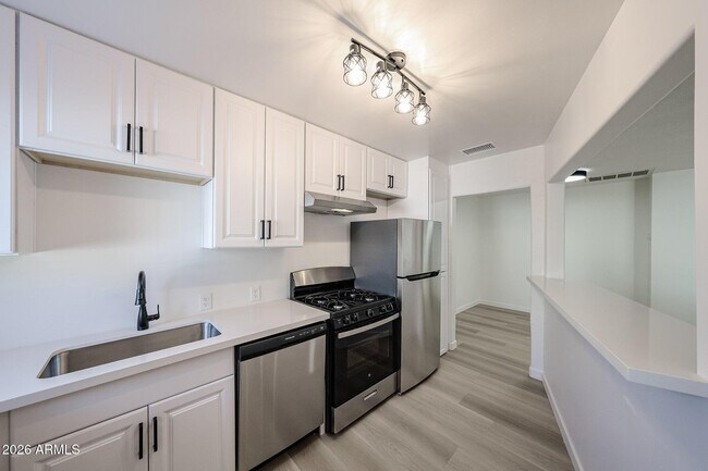 Foto del edificio - 2945 N 19th Ave