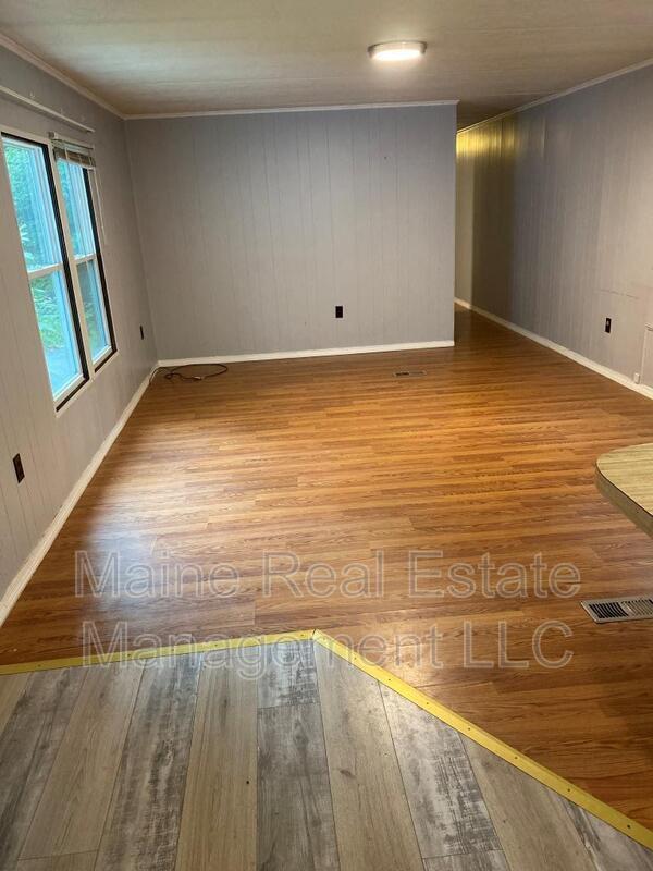 Building Photo - 1051 Gardiner Rd
