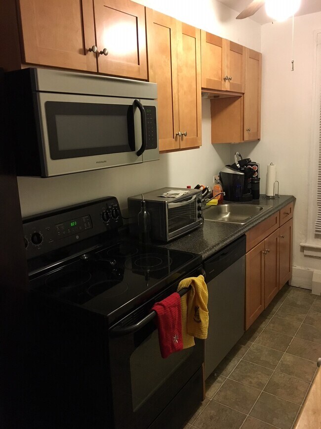 Foto del edificio - 619 Elmwood Ave