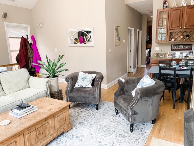 Foto del edificio - 3311 N Southport Ave