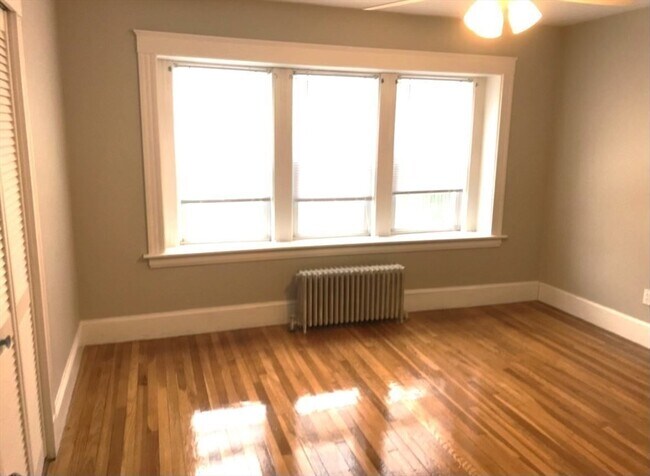 Foto del edificio - 28 Harding Rd