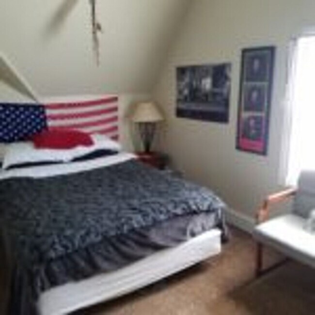 Foto del edificio - 2579 N Frederick Ave