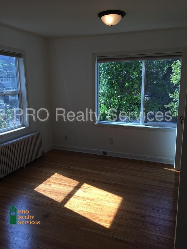 Building Photo - 75 Orlin Ave SE