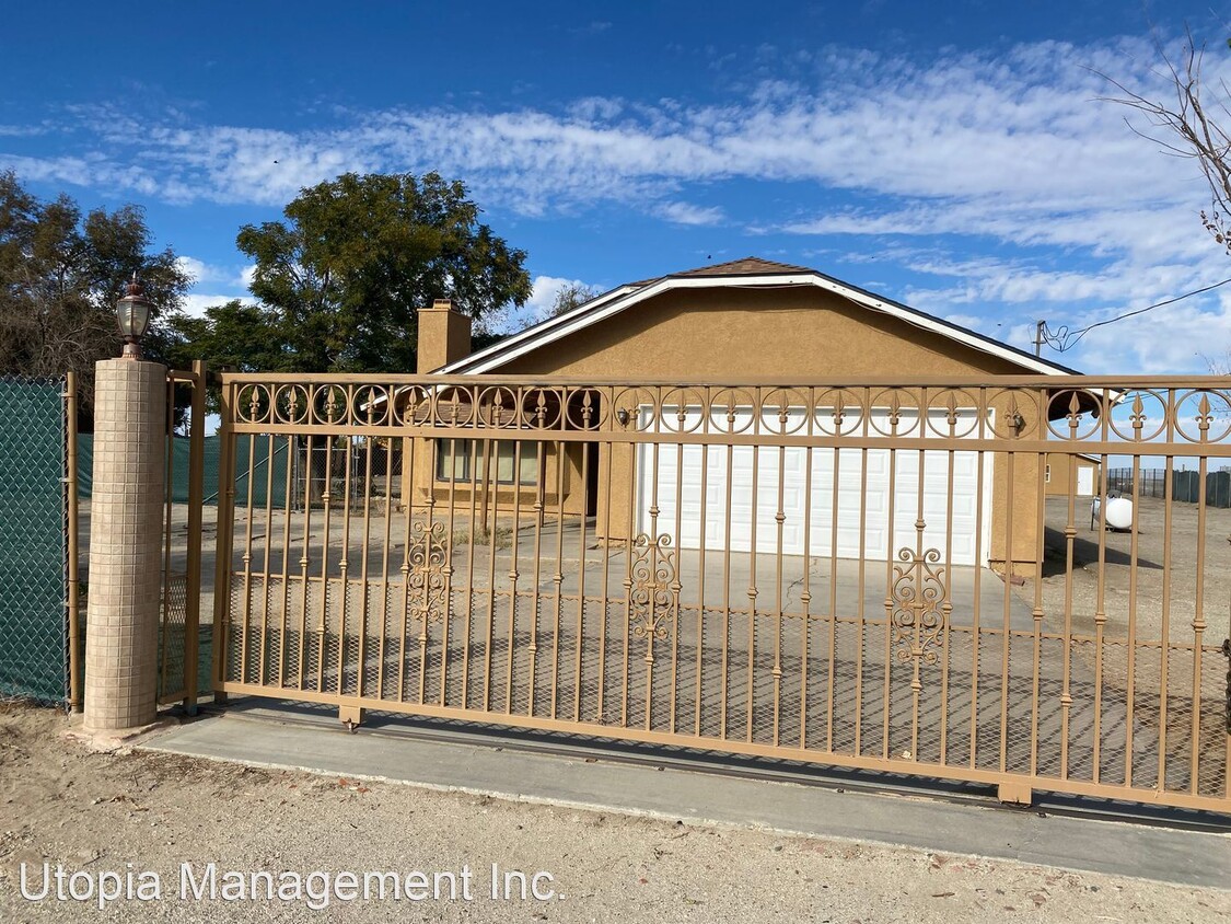 Primary Photo - 3 br, 2 bath House - 9751 E. Ave Q2