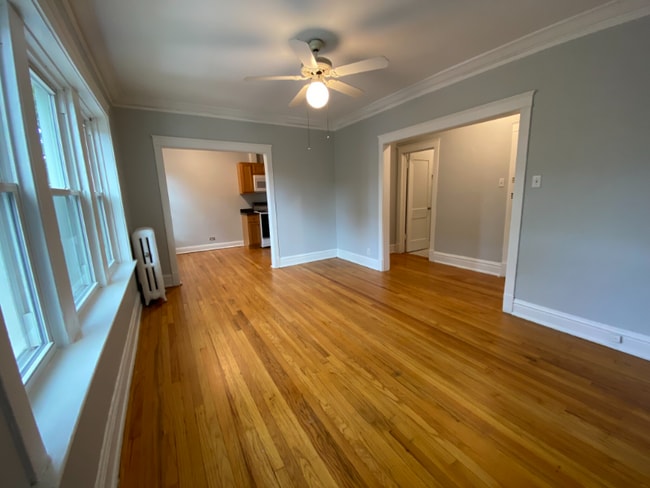 Photo - 3953 N Hoyne Ave Apartment