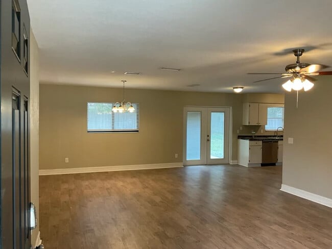 Building Photo - 98174 Pamlico St