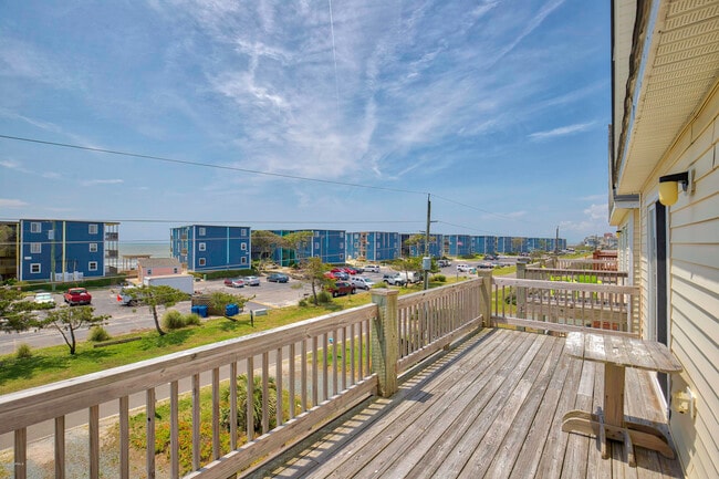 Building Photo - 2261 New River Inlet Rd