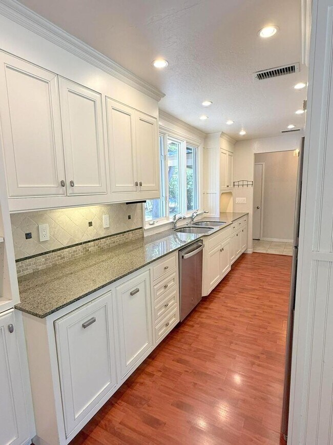 Foto del edificio - Sprawling Westside Walnut Creek Ranch Home...