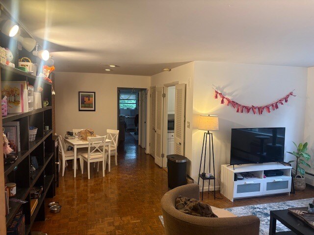 Ver en la entrada - 2819 Erie Ave